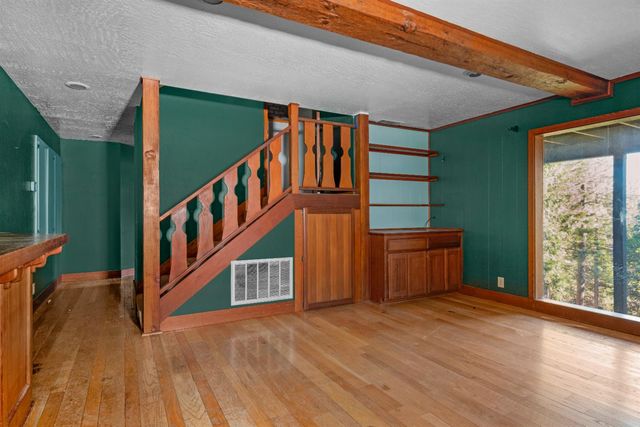 6770 Diamond Dr, Pollock Pines, CA 95726