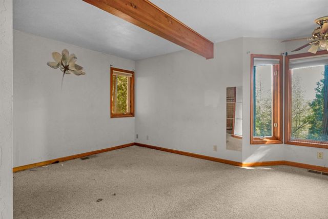 6770 Diamond Dr, Pollock Pines, CA 95726