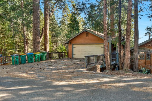 6770 Diamond Dr, Pollock Pines, CA 95726