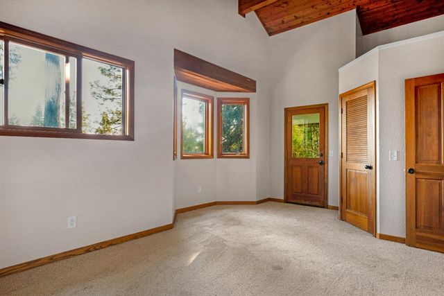 6770 Diamond Dr, Pollock Pines, CA 95726