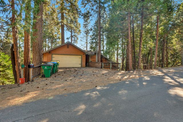 6770 Diamond Dr, Pollock Pines, CA 95726