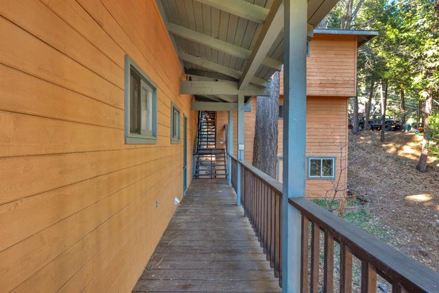 6770 Diamond Dr, Pollock Pines, CA 95726