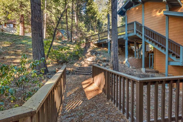 6770 Diamond Dr, Pollock Pines, CA 95726