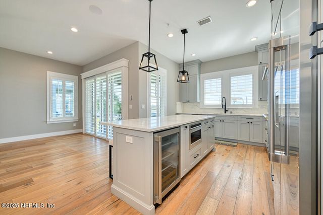 2410 BEACH Boulevard, Jacksonville Beach, FL 32250