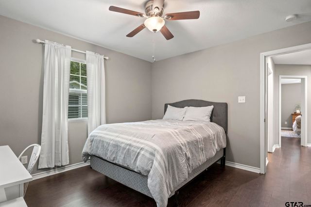 655 Daingerfield St, Pittsburg, TX 75686