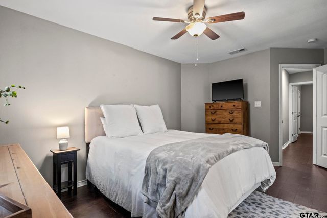 655 Daingerfield St, Pittsburg, TX 75686