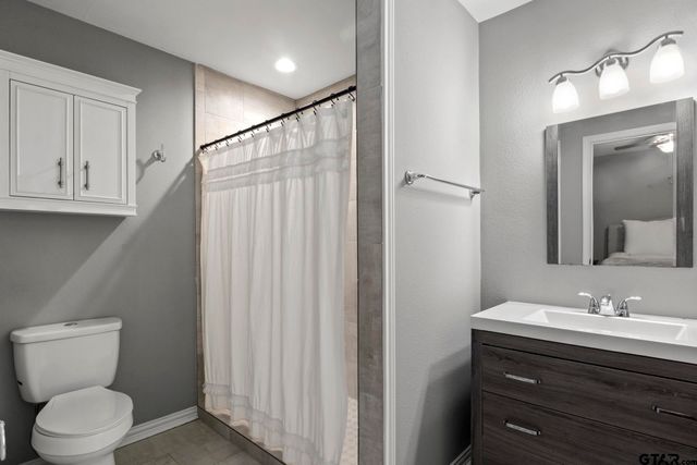 655 Daingerfield St, Pittsburg, TX 75686