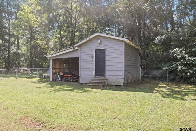 655 Daingerfield St, Pittsburg, TX 75686