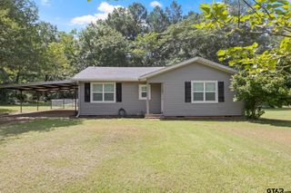 655 Daingerfield St, Pittsburg, TX 75686