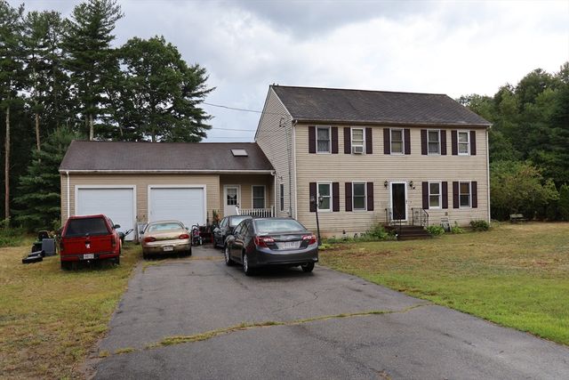 117 Charlton St, Oxford, MA 01540