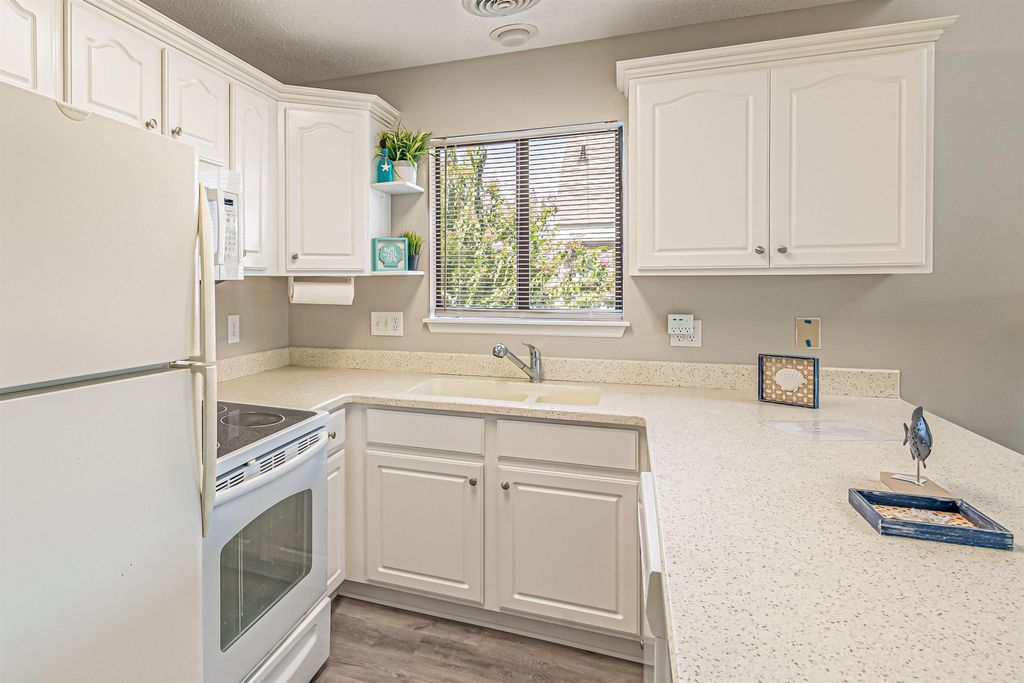 1880 Colony Dr Apt 11T, Surfside Beach, SC 29575 — photo 4