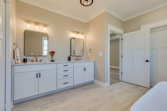 259 Riverview Drive, Johnson City, TN 37601