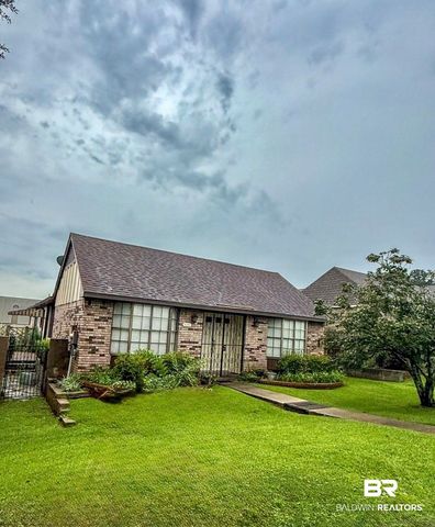 6093 S Highland Circle, Mobile, AL 36608