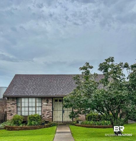 6093 S Highland Circle, Mobile, AL 36608