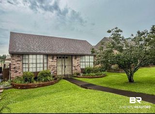 6093 S Highland Circle, Mobile, AL 36608