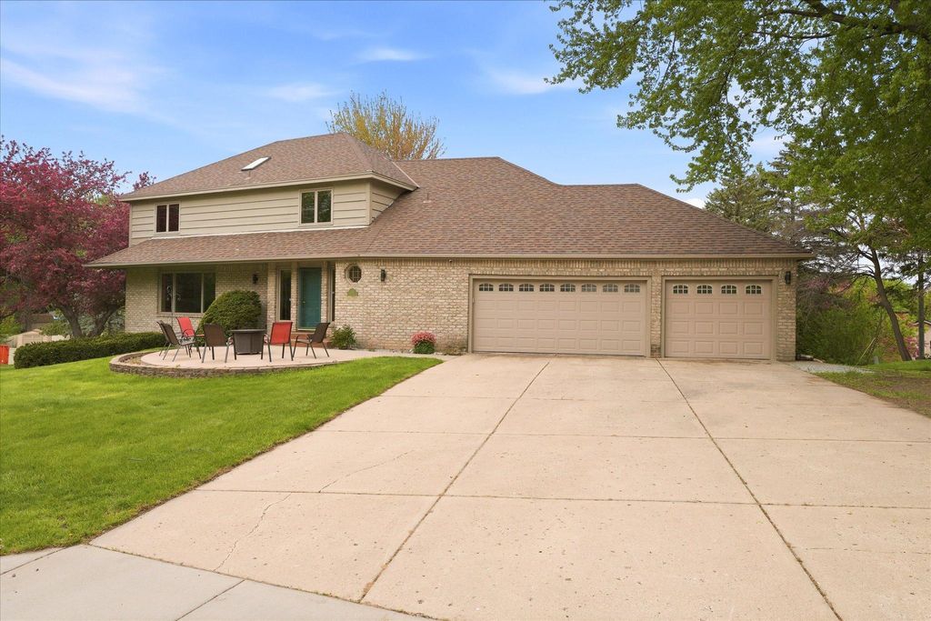 2500 Highland View Avenue S, Burnsville, MN 55337 — photo 2
