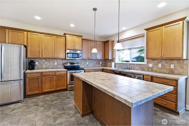 3806 Cameron Dr NE, Lacey, WA 98516