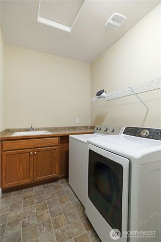 3806 Cameron Dr NE, Lacey, WA 98516
