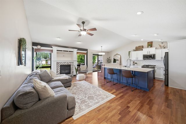1414 SW 41st Court, Ankeny, IA 50023