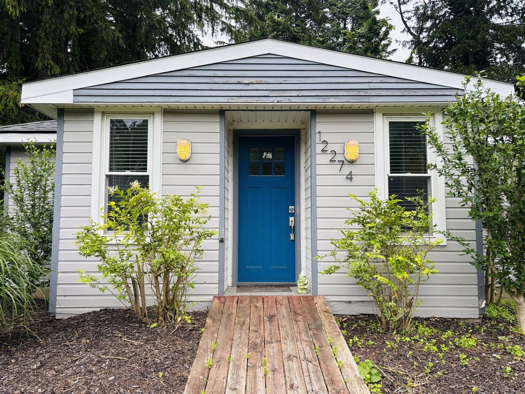 12274 Red Arrow Highway, Sawyer, MI 49125