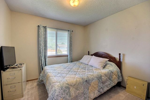 2205 S Shefford St, Wichita, KS 67209