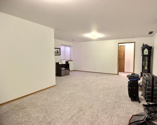 2205 S Shefford St, Wichita, KS 67209