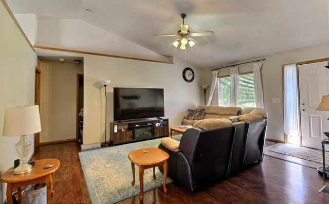 2205 S Shefford St, Wichita, KS 67209