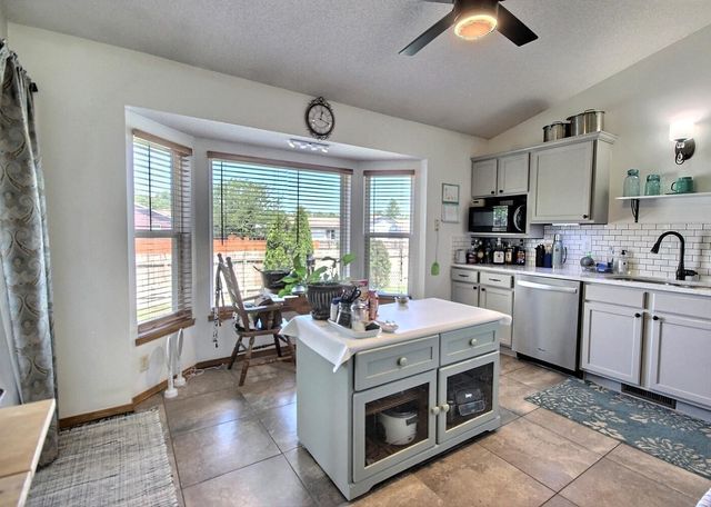 2205 S Shefford St, Wichita, KS 67209
