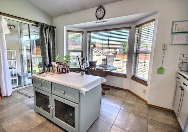 2205 S Shefford St, Wichita, KS 67209