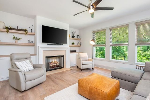 1013 Liberty Springs Drive, Woodstock, GA 30188