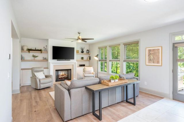 1013 Liberty Springs Drive, Woodstock, GA 30188