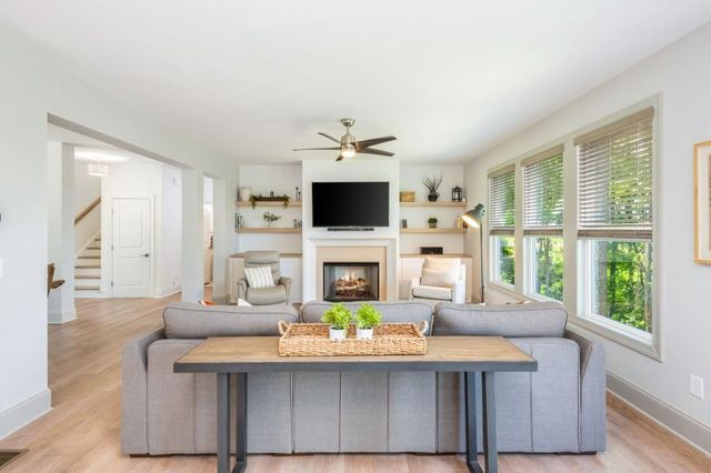 1013 Liberty Springs Drive, Woodstock, GA 30188