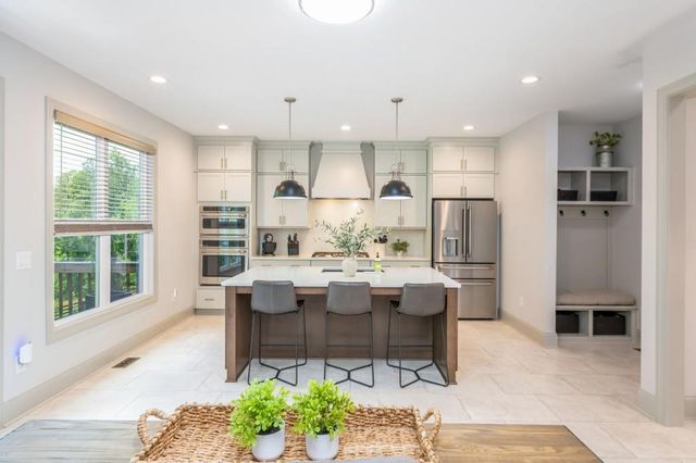 1013 Liberty Springs Drive, Woodstock, GA 30188