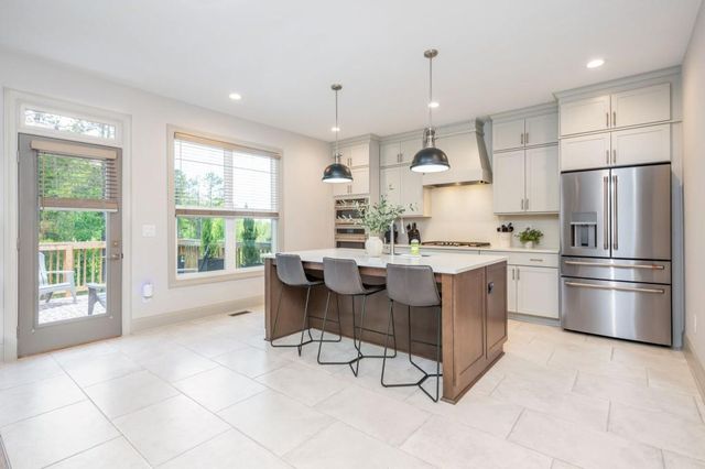 1013 Liberty Springs Drive, Woodstock, GA 30188