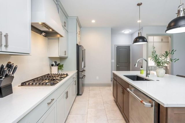 1013 Liberty Springs Drive, Woodstock, GA 30188