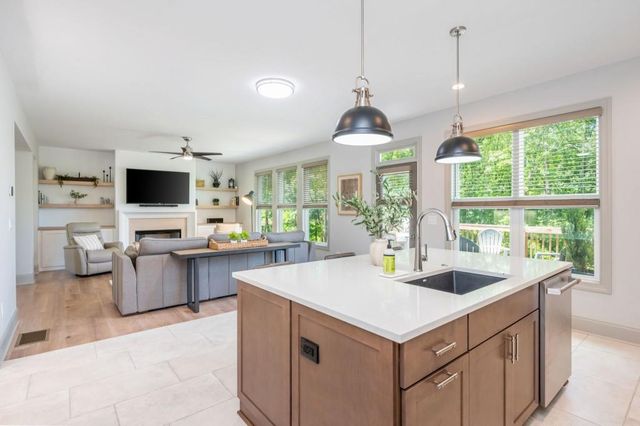 1013 Liberty Springs Drive, Woodstock, GA 30188