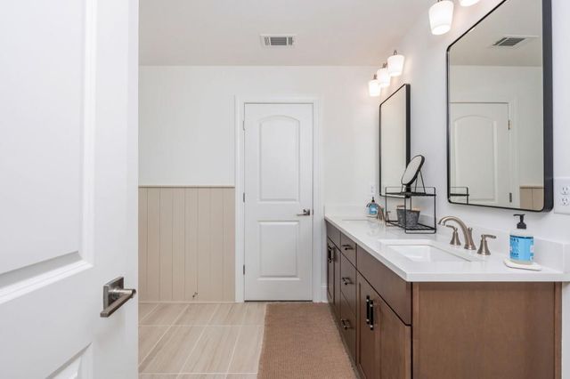 1013 Liberty Springs Drive, Woodstock, GA 30188