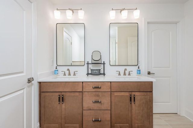 1013 Liberty Springs Drive, Woodstock, GA 30188