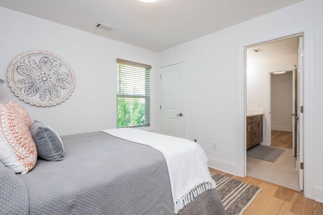 1013 Liberty Springs Drive, Woodstock, GA 30188