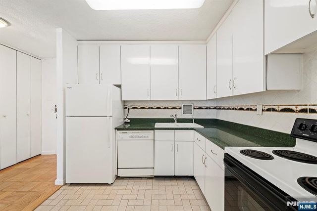 7855 Boulevard East 14K, North Bergen, NJ 07047