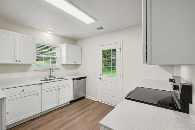 1109 Benton Mason Dr, La Vergne, TN 37086