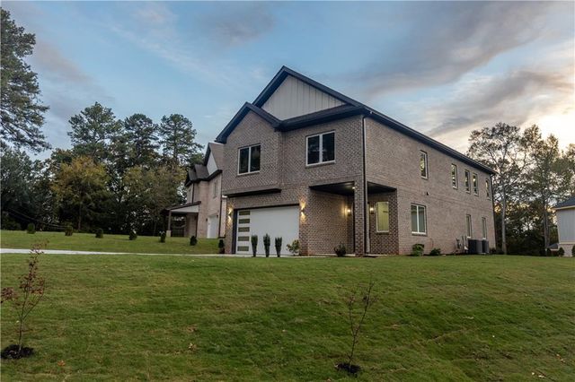 270 Honeysuckle Avenue, Lawrenceville, GA 30046