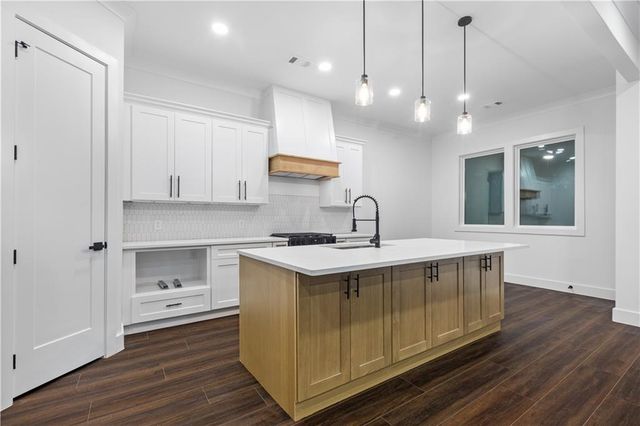 270 Honeysuckle Avenue, Lawrenceville, GA 30046