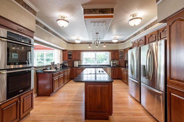 N2194 Valley ROAD, La Crosse, WI 54601