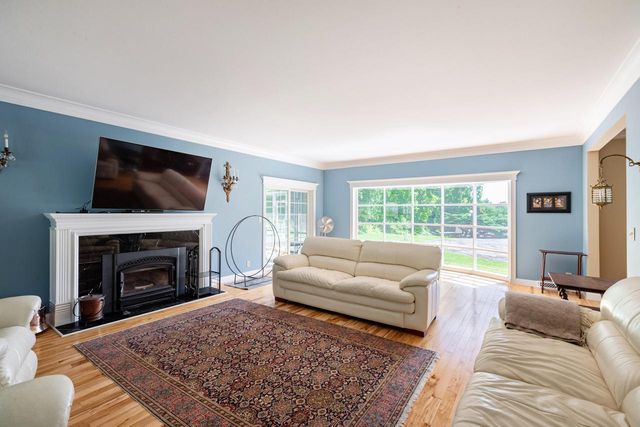 N2194 Valley ROAD, La Crosse, WI 54601