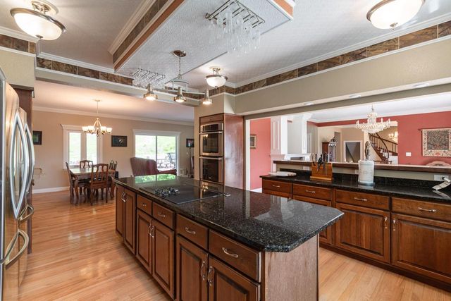 N2194 Valley ROAD, La Crosse, WI 54601