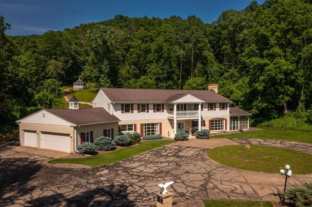 N2194 Valley ROAD, La Crosse, WI 54601