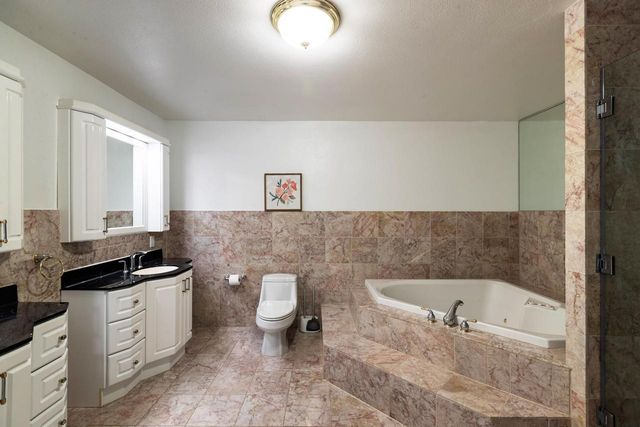 N2194 Valley ROAD, La Crosse, WI 54601