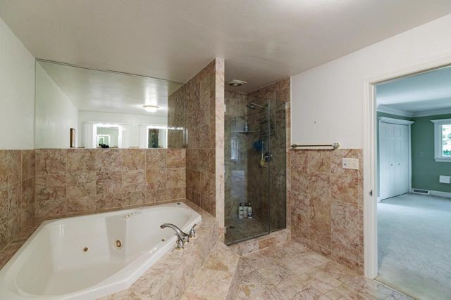 N2194 Valley ROAD, La Crosse, WI 54601