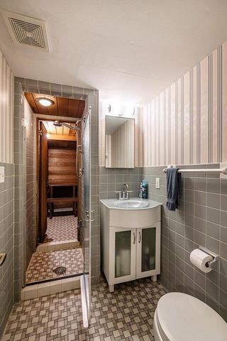 N2194 Valley ROAD, La Crosse, WI 54601